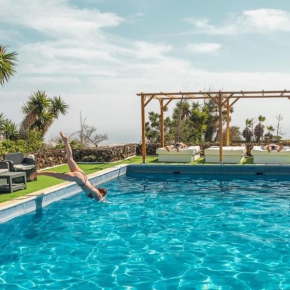 Finca Toredo Large Heated Pool,Hot Tub,Bar/Games Room,Gym,Cave, Free WiFi